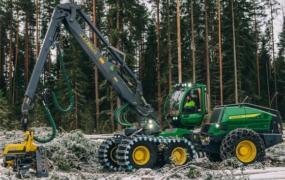 JOHN DEERE medkirtė 1470H.