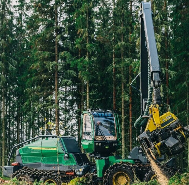 JOHN DEERE 1270H – naujos kartos medkirtė.